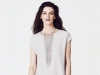 Fabiana Filippi ‘s minimal-chic dress and necklace are the definition of understated luxury