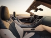 Personalized to your liking, the veneer wood and carbon fibre interior underline the comfort and style of the DB11 Volante