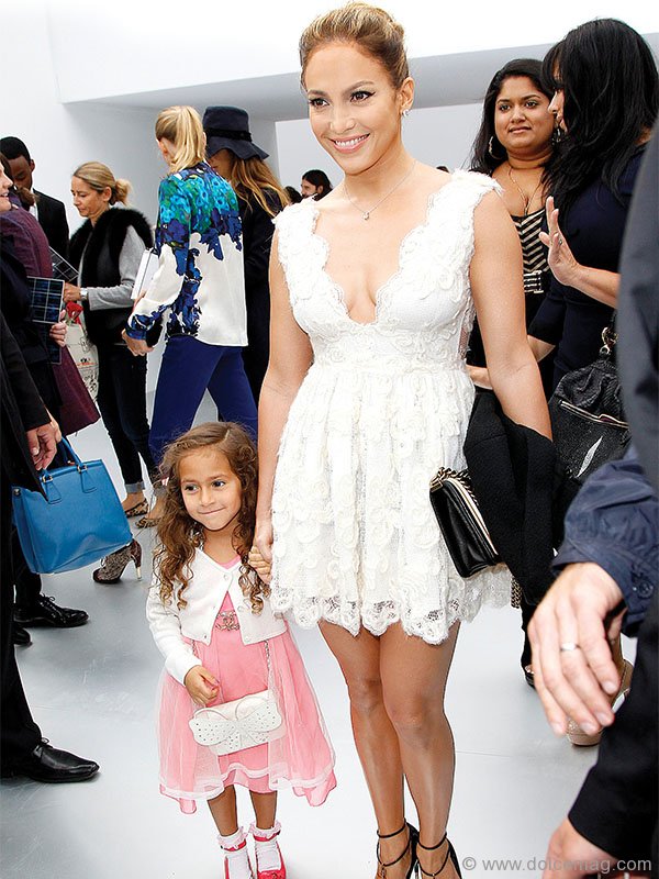 Jennifer Lopez with daughter Emme, IMAGES COURTESY OF AKM-GSI VIA CELEBRITYBABYSCOOP.COM