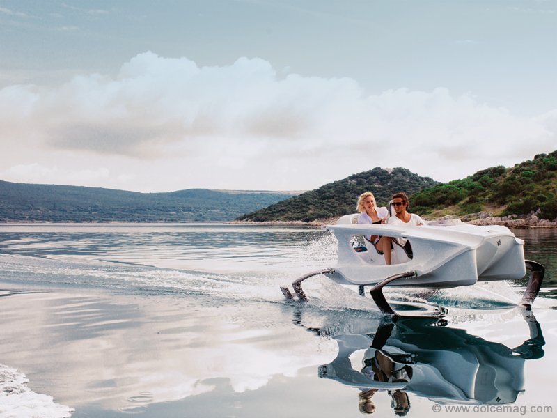 An eco-friendly hydrofoil electric “sports car” for the water just sped onto the automotive scene. Like a machine torn from a futuristic film, the Quadrofoil is an imaginative take on the personal watercraft. www.quadrofoil.com