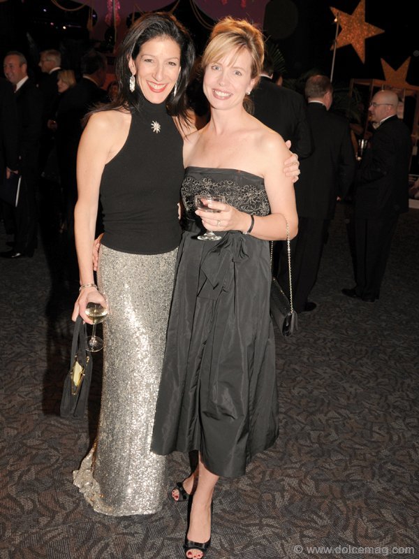 Andrea Hopson (vice president Tiffany & Co., sponsor of the Tiffany bear raffle) and Carolyn Starshuk MacLean (president Canadian Children’s Opera Company)