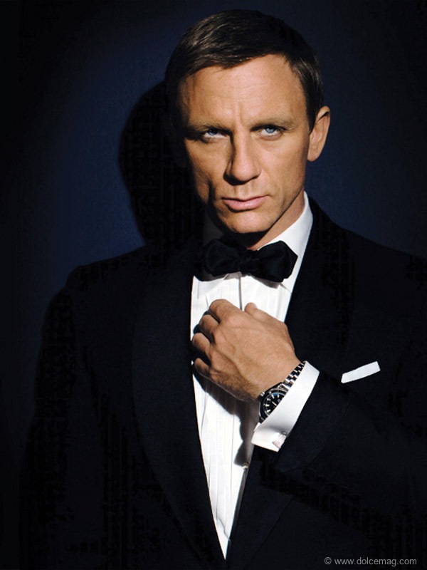 Daniel Craig as James Bond, wearing an Omega 2201.50 Planet Ocean watch